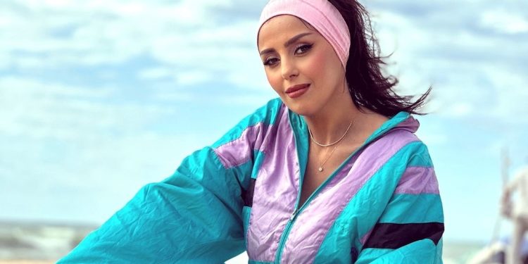 أول تعليق من الكوميدية فدوى طالب بعد زواجها..صورة