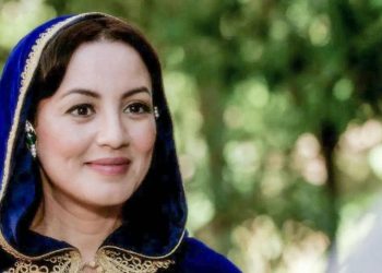 الجمهور يطالب سناء عكرود بالعودة إلى المجال الفني..تفاصيل