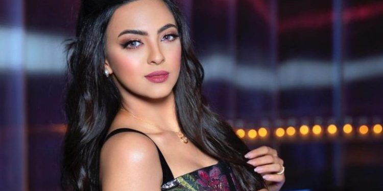 رقية ماغى تعايد والدتها في ذكرى عيد ميلادها..
