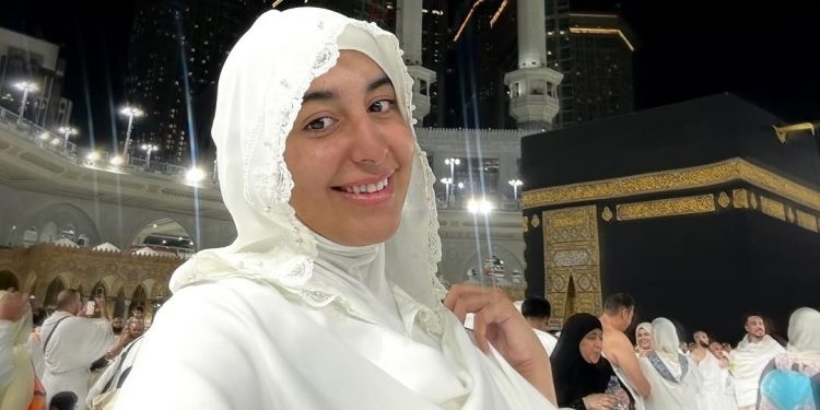 بعد زواجها..هاجر أرسلان تؤدي مناسك العمرة ( فيديو)
