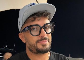 حاتم عمور غاضب بسبب الإقصاء من نيل الجوائز: “عشرين سنة من العطاء وأفتخر أنني لم أفز بأي جائزة”