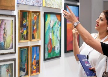 تتويج الفائزين بالجائزة الوطنية للفنون التشكيلية