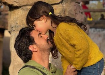 بالفيديو..عمر لطفي يحتفل بعيد ميلاد ابنته