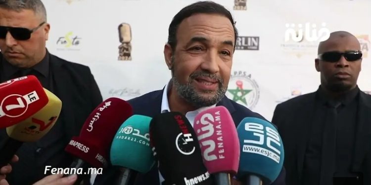 رشيد الوالي يحظى بجائزة النجم المغربي: “ولينا كنشوفو بزاف ديال التفاهة وشوية ديال الجودة فالأعمال الفنية”