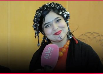 فتاة أمازيغية تطالب بالإهتمام بالموسيقى الأمازيغية وتصرح: “ماواخداش حقها وهذا هو الطلب ديالي”