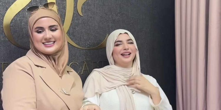 رفقة صديقتها٠٠إكرام الكط تحقق حلمها (تفاصيل)