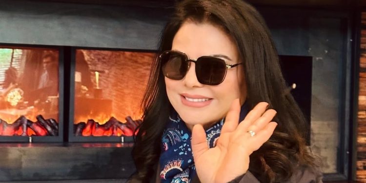 الفنانة لطيفة رأفت تجدد اللقاء بالجالية المغربية بفرنسا..تفاصيل