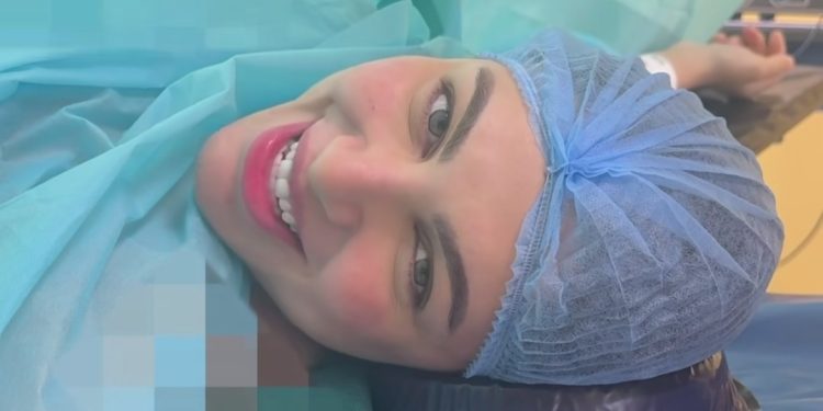 بالفيديو..نهيلة باربي تضع مولودتها “ميرال”