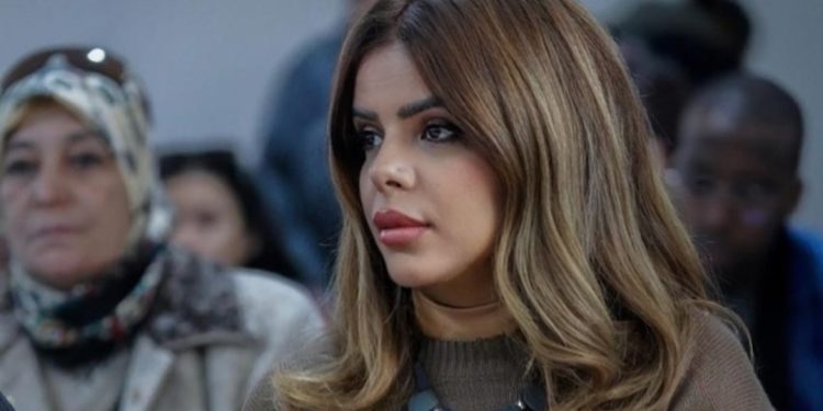 مخرجة فيلم “البرتقالة المرة” تمر بوعكة صحية