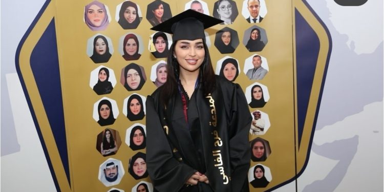 فرح الفاسي تكرم من جديد بأبو ظبي ( صور)