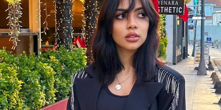 بسبب والدتها..مريم الزوبير تطلب الدعاء