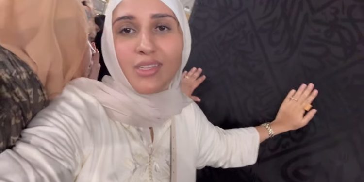 مانويلا الشرقاوي توضح: “مامشيتش للعمرة إشهار”