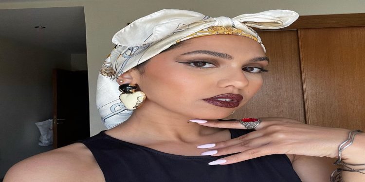 منال بنشليخة تبدي رأيها في حياة الأمومة (صورة)