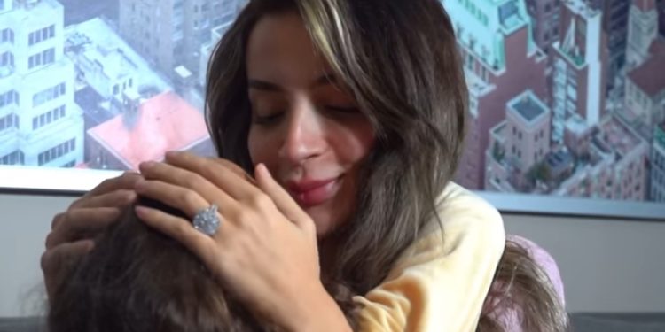 خولة كوين: “المرأة المطلقة امرأة شجاعة وقوية”