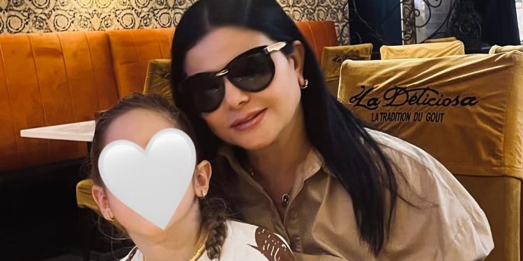 من قلب منزلها..لطيفة رأفت متوترة بسبب الزلزال