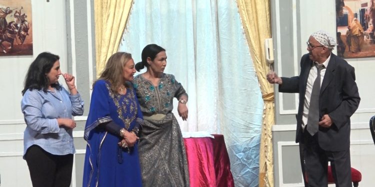 مهرجان “أجي تهضم” يفتتح عروضه الفنية بالمسرحية الشهيرة “جا وجاب”