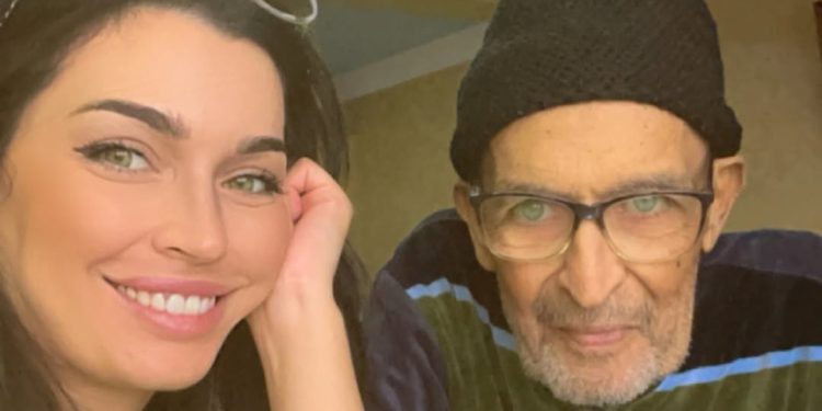في الأيام الأولى من رمضان..فرح الفاسي حزينة بسبب والديها