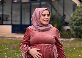 بطريقة خاصة..نسيبة السطى تكشف عن جنس جنينها (فيديو)