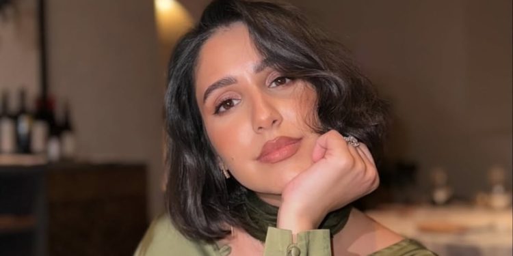 بعد الغياب..روعة بيوتي تطمئن متابعيها عن حالتها الصحية