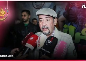 عناق ولحظات حقيقة تجمع بين رفيق بوبكر وطارق البخاري يقربنا من كواليس تصوير “مايفراند”: “اشتغلنا كأسرة وبتامغرابيت”