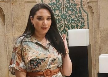 الممثلة لبنى شكلاط في أول تعليق لها بعد وفاة والدها