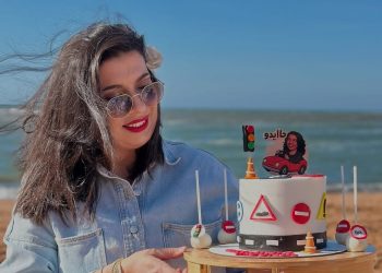 بسبب حصولها على رخصة السياقة..مونية لمكيمل توجه رسالة خاصة إلى جمهورها