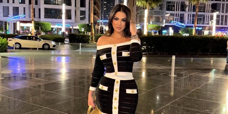 ابتسام تسكت تحتل الطوندونس المغربي بجديدها الفني “سالينا”