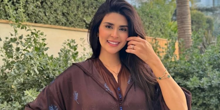 بسبب جمهورها..سلمى رشيد تذرف الدموع يوم عيد ميلادها