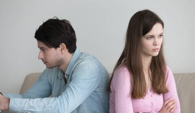 كيف تتعاملين مع الزوج الذي لا يهتم بكي ؟