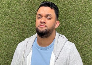 بعد ضجة موازين..أسامة رمزي يعلق: “الأجنبي ماشي شهادة جودة”