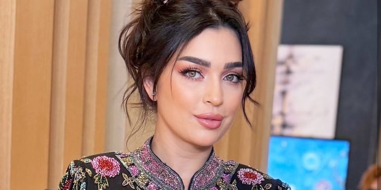 برسالة مشفرة..فرح الفاسي تثير الجدل