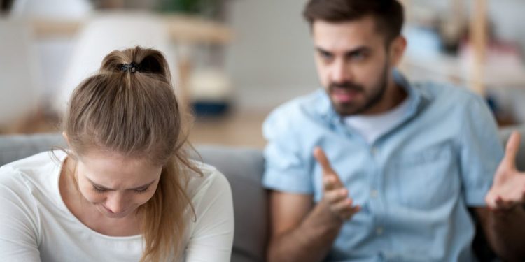 أسرار خطيرة عن كيفية التعامل مع زوجك النرجسي..