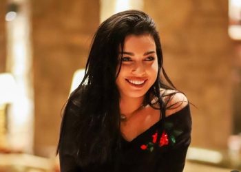 فرح الفاسي توضع بخصوص تدويناتها: “ماشي كلشي كنكتبو كيعنيني”