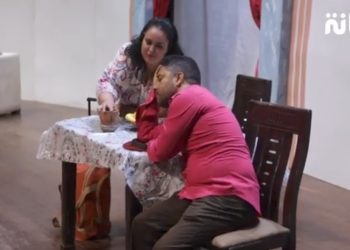 سكينة درابيل في أول ظهور لها بعد وعكتها الصحية تحيي “ماكانش على البال” رفقة أبطال المسرحية