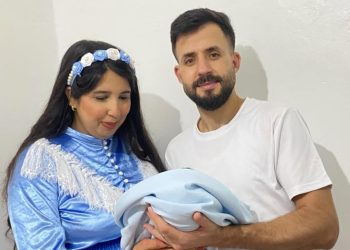 كوبل “لالة العروسة” يرزقان بأول مولود لهما (صور)