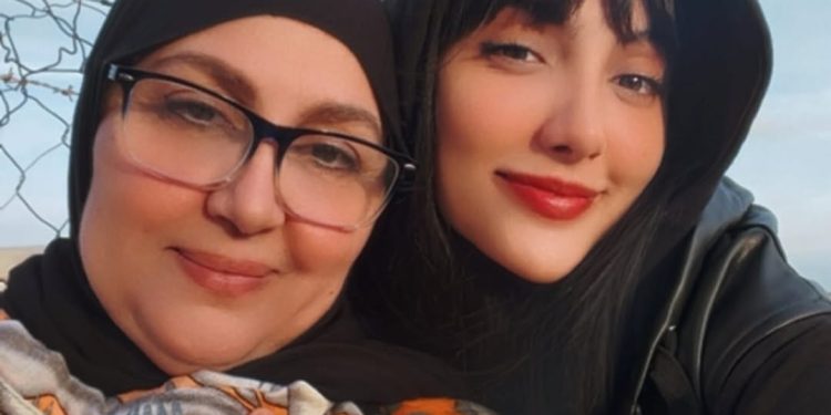 إيمان بطمة توجه رسالة مؤثرة إلى والدتها..تفاصيل