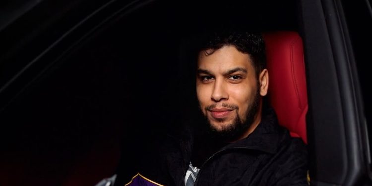 الفنان الحر يعلن عن موعد جديده الفني “صرا لي صرا”