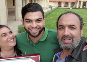 رشيد الوالي: “خودو تصاور واحتفظوا بهم فالذاكرة تنسى”
