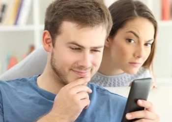 كيفية التعامل مع الزوجة الغيورة!
