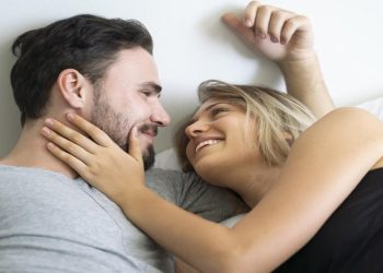 كيف تسعدين زوجك بطرق بسيطة في المنزل !