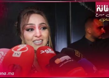 زينة الداودية تكشف لأول مرة حقيقة خلافها مع حجيب/ لي بغا يغني الأغاني ديالي مرحبا