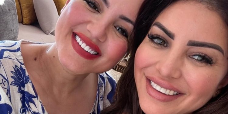 بكلمات مؤثرة..شهرزاد عكرود تعايد شقيقتها سناء