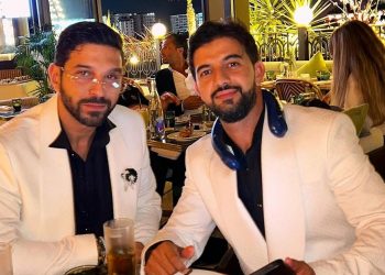 أنس الباز يجتمع من جديد رفقة عمر لطفي ويعلق: ” الصداقة كتكبر مع كل مشروع”