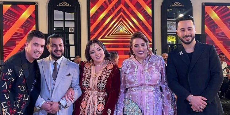 بالصورة..بدر سلطان يهنئ نجاة عتابو بمناسبة زواج ابنتها سامية