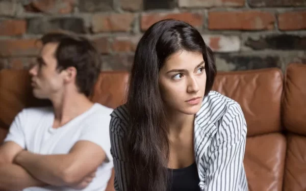 هذا ما تتعرض إليه المرأة عند عدم مجامعة زوجها لها..