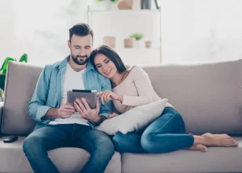 كيف يحب الزوج أن تكون زوجته في المنزل