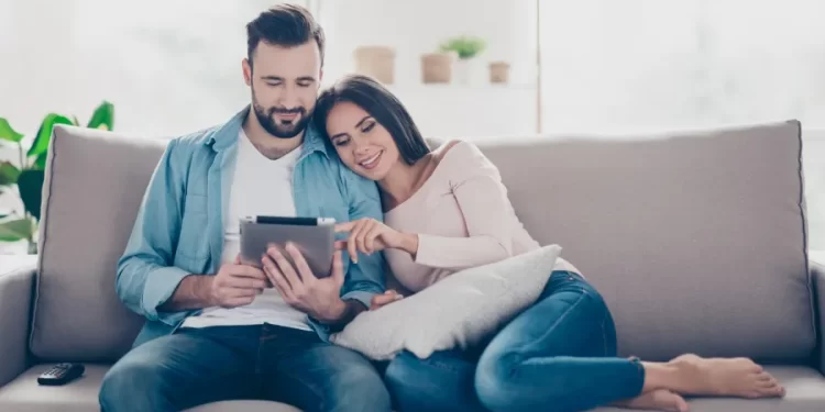 كيف يحب الزوج أن تكون زوجته في المنزل
