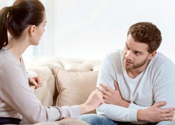 أهمية التواصل البصري في العلاقة الزوجية