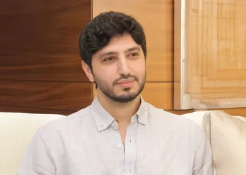 محمد فضل شاكر يزف إلى جمهوره هذه المفاجأة