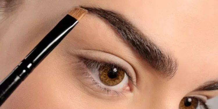 كيف أرسم حواجبي بشكل طبيعي